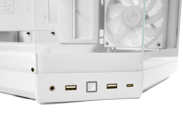 HYTE Y50 RGB