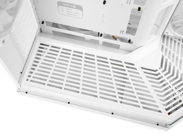 HYTE Y50 RGB