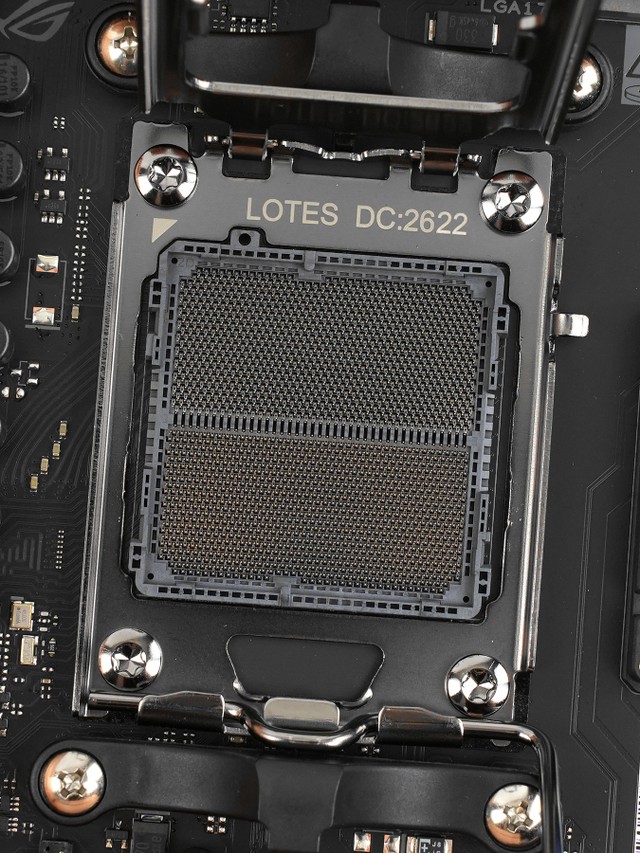 ASUS ROG CROSSHAIR 2006