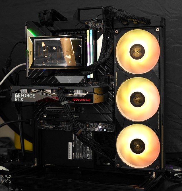 MSI MEG CORELIQUID E15 360
